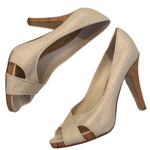 Nine West White Peep Toe Heels Size 6 - Picture 3 of 9